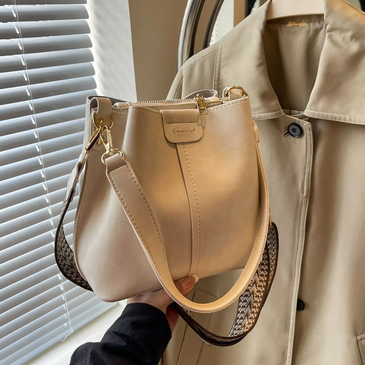 Women's Crossbody Bag Brown Leather 2025