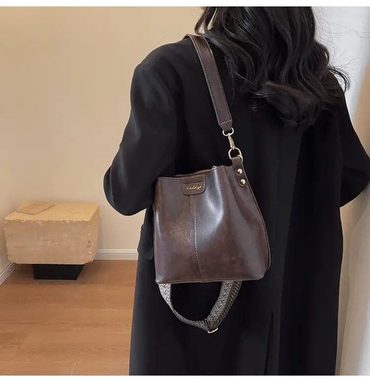 Women's Crossbody Bag Brown Leather 2025 — feature 21