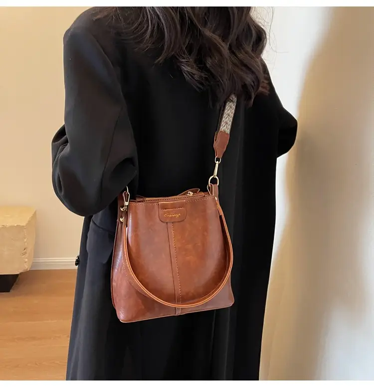 Women's Crossbody Bag Brown Leather 2025 — feature 30