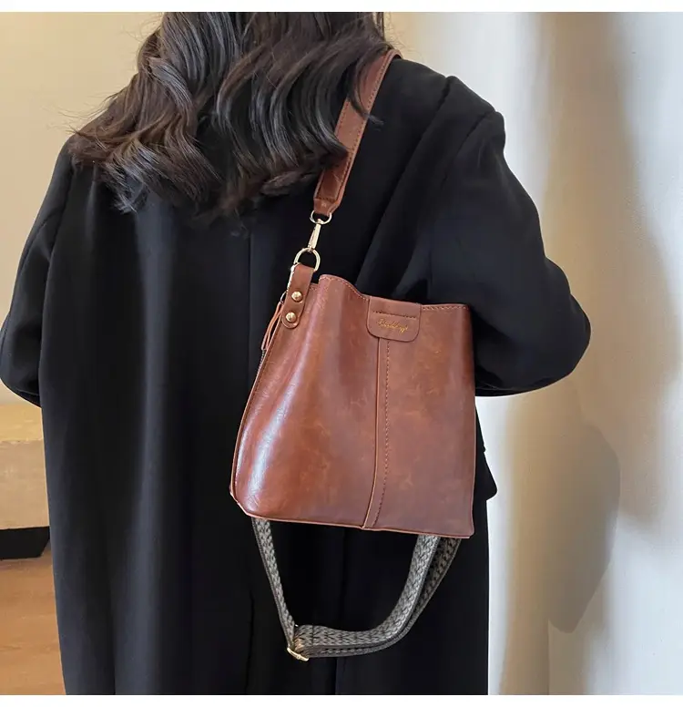 Women's Crossbody Bag Brown Leather 2025 — feature 31