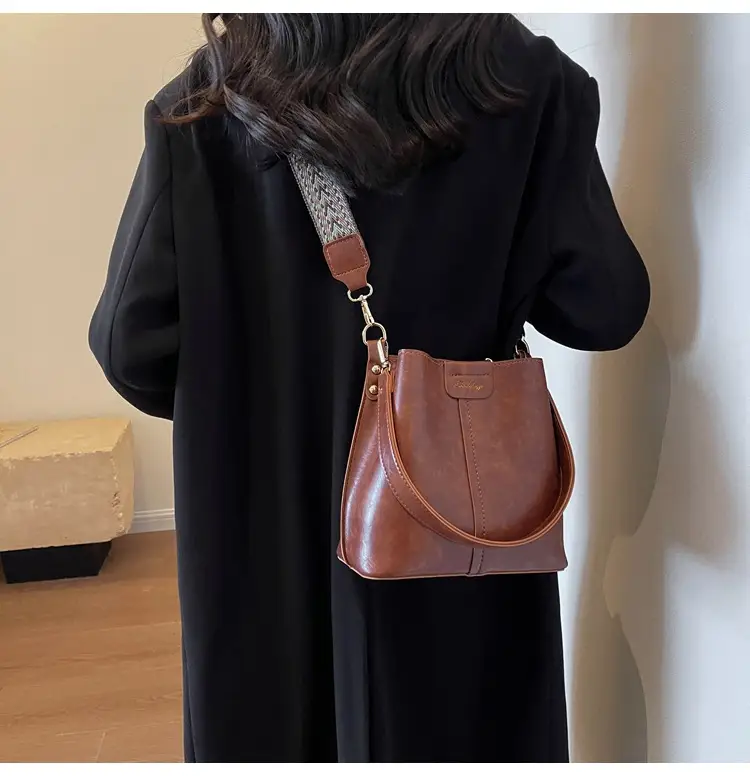 Women's Crossbody Bag Brown Leather 2025 — feature 32