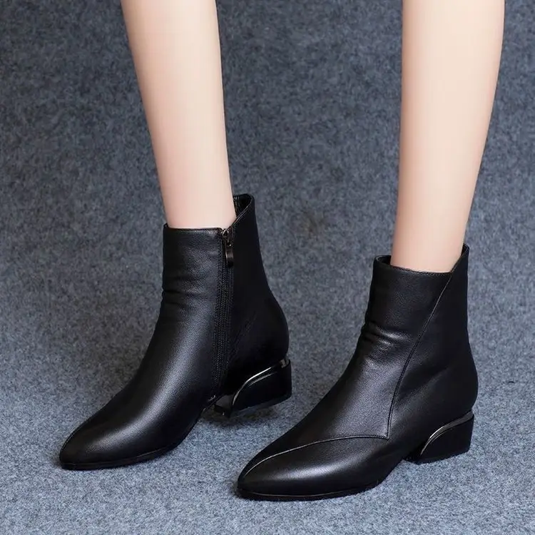 Women Fleece Lined Low Heel Boots Black Pointed Toe — feature 5