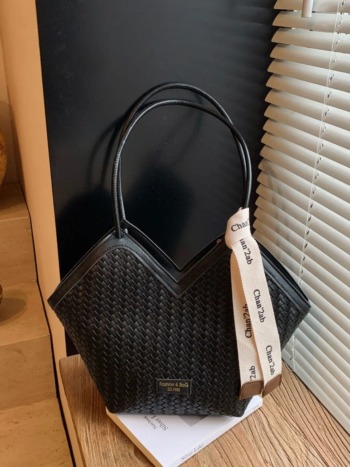 Retro Woven Shoulder Bag Women 2025 High-End Fashion - Image 7