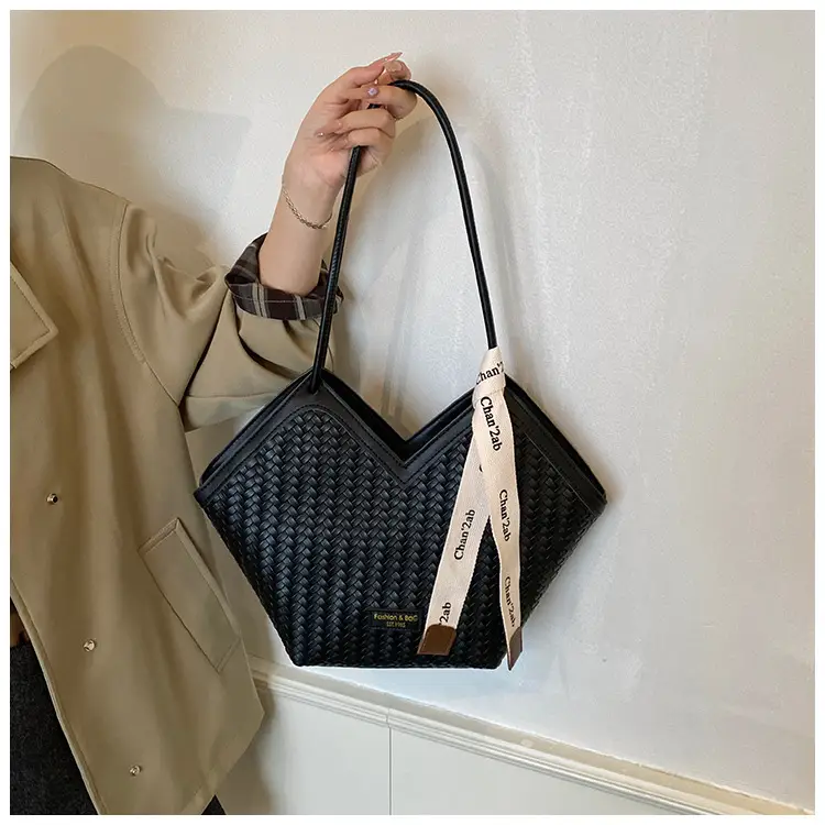 Retro Woven Shoulder Bag Women 2025 High-End Fashion — feature 15