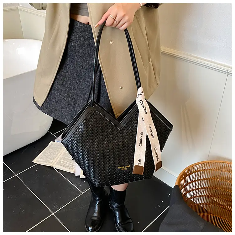 Retro Woven Shoulder Bag Women 2025 High-End Fashion — feature 16