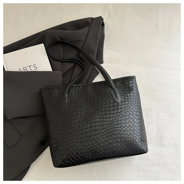 Women Woven Textured Shoulder Bags 2025 Autumn Winter — feature 13