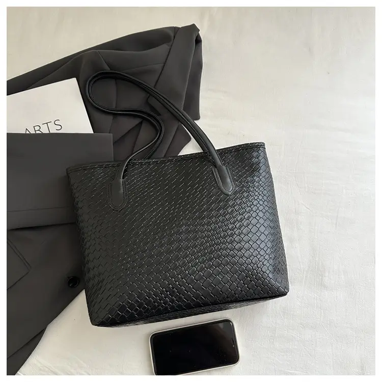 Women Woven Textured Shoulder Bags 2025 Autumn Winter — feature 14