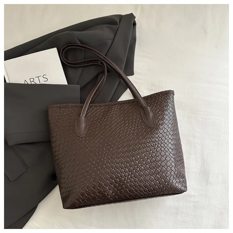 Women Woven Textured Shoulder Bags 2025 Autumn Winter — feature 17