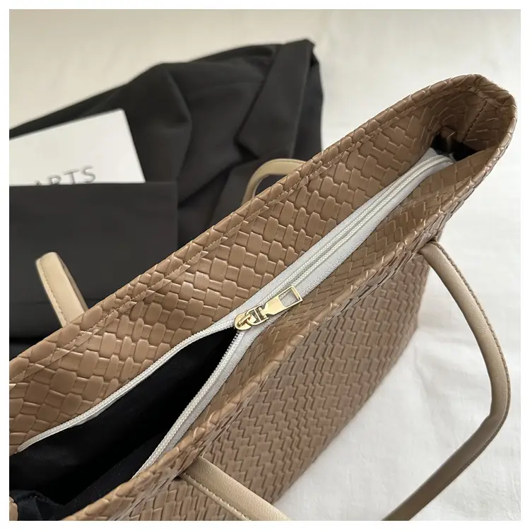 Women Woven Textured Shoulder Bags 2025 Autumn Winter — feature 23