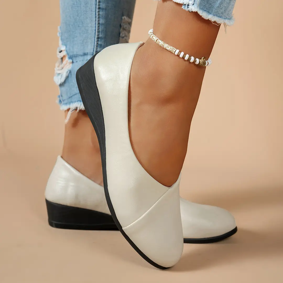 Mom's Shoes, Shallow Mouth Single Shoes, Soft Sole Flat Women's Shoes, Soft Leather, 2025 Slip-On Casual Style, Early Spring 2026 Casual Style — feature 3