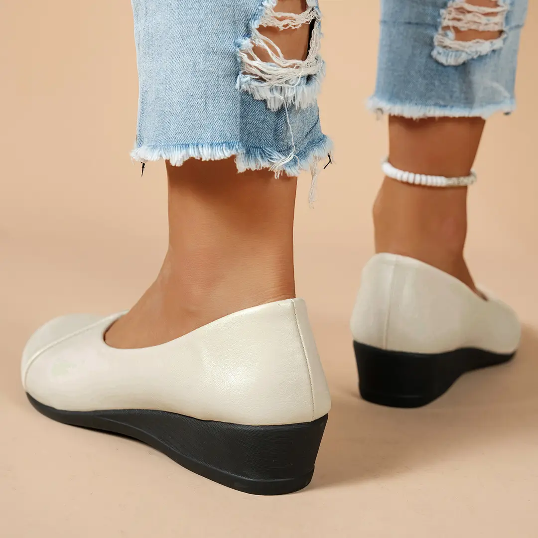 Mom's Shoes, Shallow Mouth Single Shoes, Soft Sole Flat Women's Shoes, Soft Leather, 2025 Slip-On Casual Style, Early Spring 2026 Casual Style — feature 4