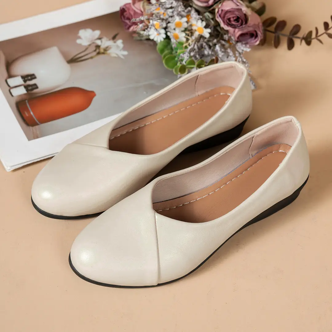 Mom's Shoes, Shallow Mouth Single Shoes, Soft Sole Flat Women's Shoes, Soft Leather, 2025 Slip-On Casual Style, Early Spring 2026 Casual Style — feature 5