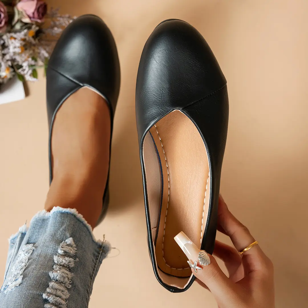 Mom's Shoes, Shallow Mouth Single Shoes, Soft Sole Flat Women's Shoes, Soft Leather, 2025 Slip-On Casual Style, Early Spring 2026 Casual Style — feature 7