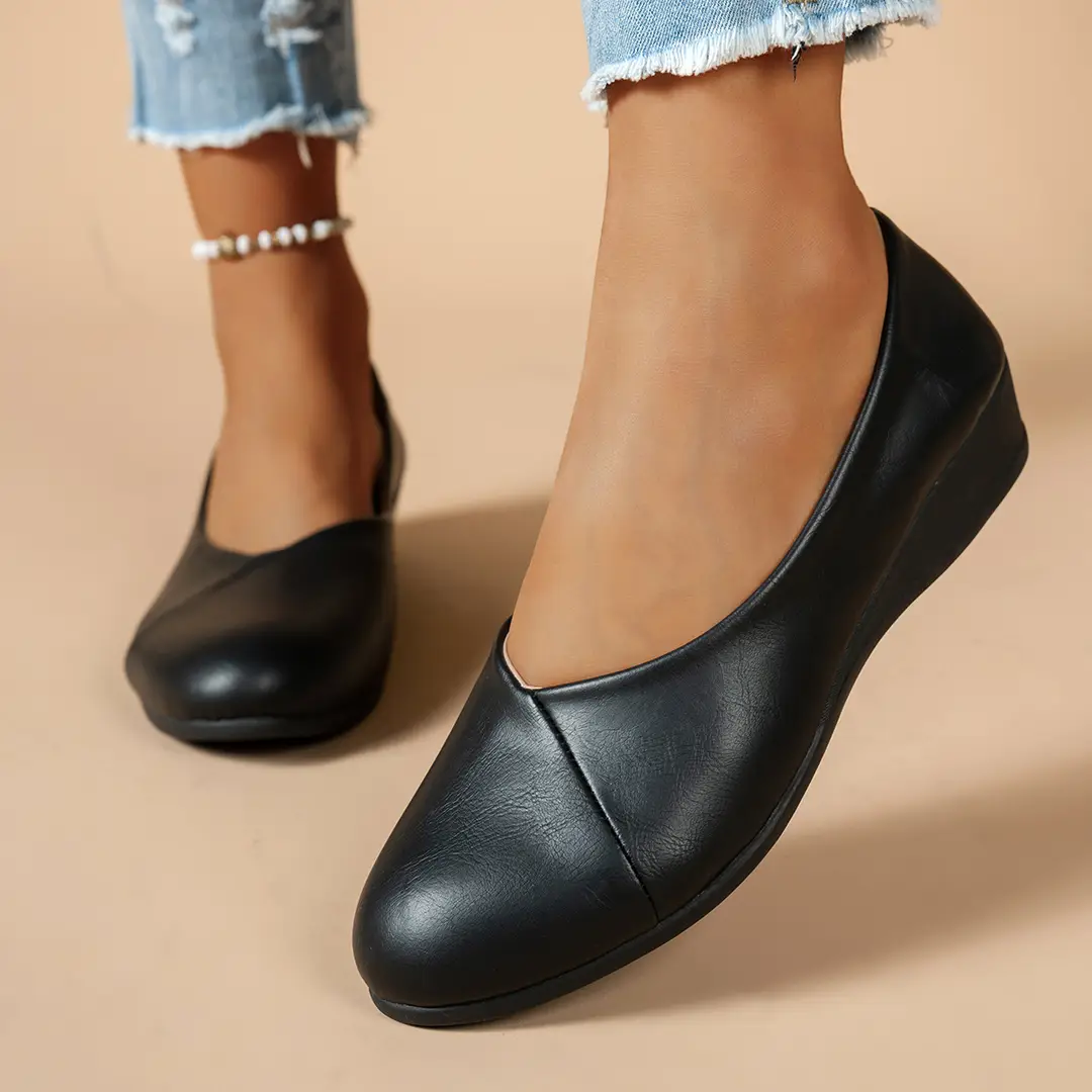 Mom's Shoes, Shallow Mouth Single Shoes, Soft Sole Flat Women's Shoes, Soft Leather, 2025 Slip-On Casual Style, Early Spring 2026 Casual Style — feature 8