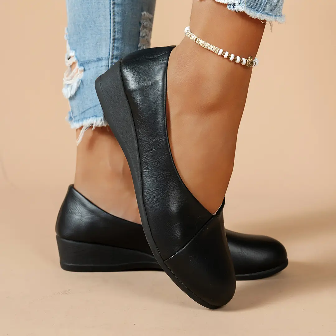 Mom's Shoes, Shallow Mouth Single Shoes, Soft Sole Flat Women's Shoes, Soft Leather, 2025 Slip-On Casual Style, Early Spring 2026 Casual Style — feature 9