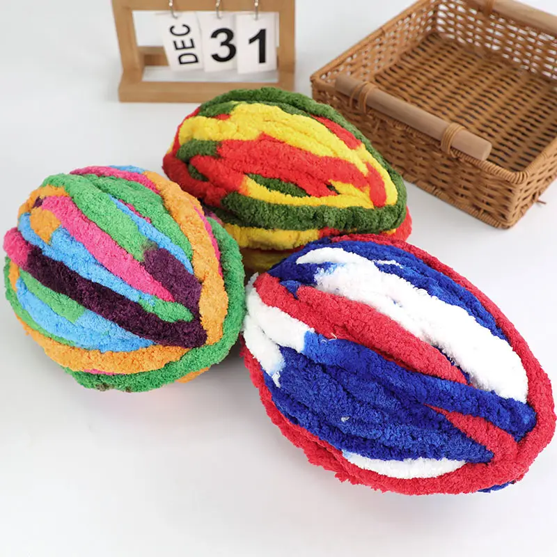 Cat Tail Thick Ice Stick Sausage Yarn Thick Wool Wrapped Around a Large Tree Hand-Knitted Crochet Bag Cushion Soft Finger-Knitted Blanket Yarn