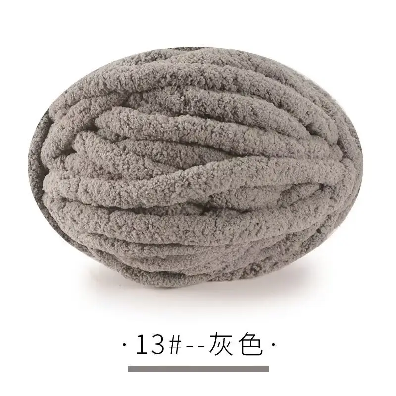 Cat Tail Thick Ice Stick Sausage Yarn Thick Wool Wrapped Around a Large Tree Hand-Knitted Crochet Bag Cushion Soft Finger-Knitted Blanket Yarn