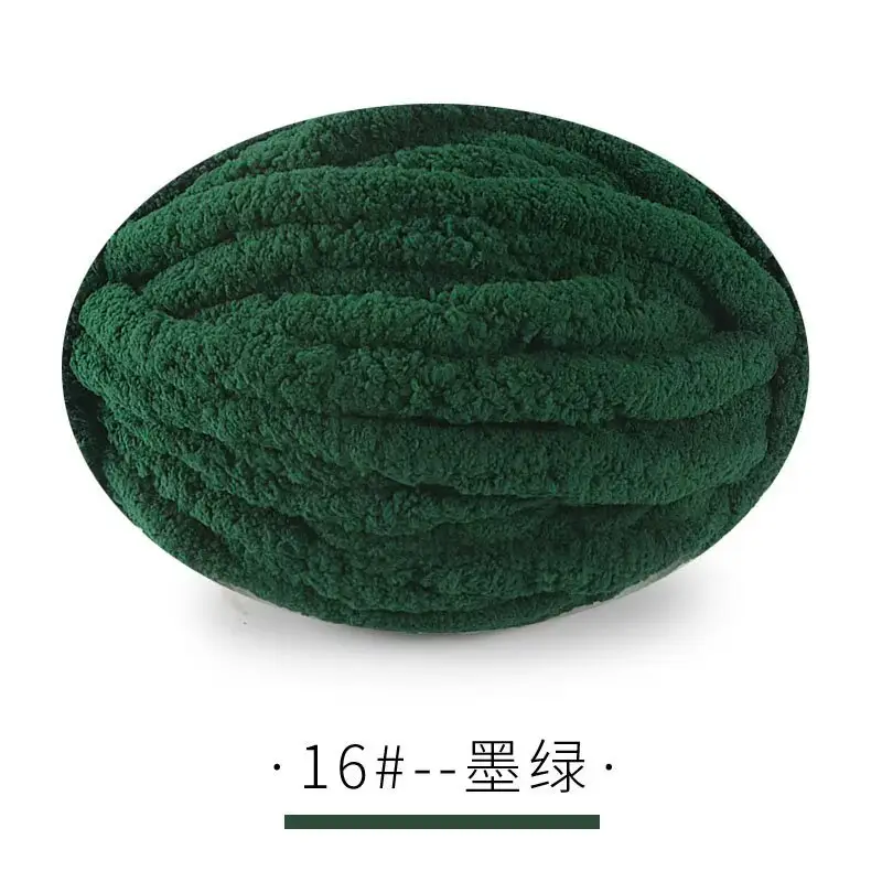 Cat Tail Thick Ice Stick Sausage Yarn Thick Wool Wrapped Around a Large Tree Hand-Knitted Crochet Bag Cushion Soft Finger-Knitted Blanket Yarn