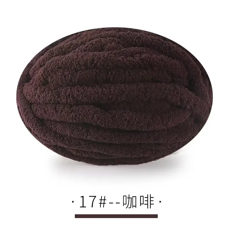 Cat Tail Thick Ice Stick Sausage Yarn Thick Wool Wrapped Around a Large Tree Hand-Knitted Crochet Bag Cushion Soft Finger-Knitted Blanket Yarn