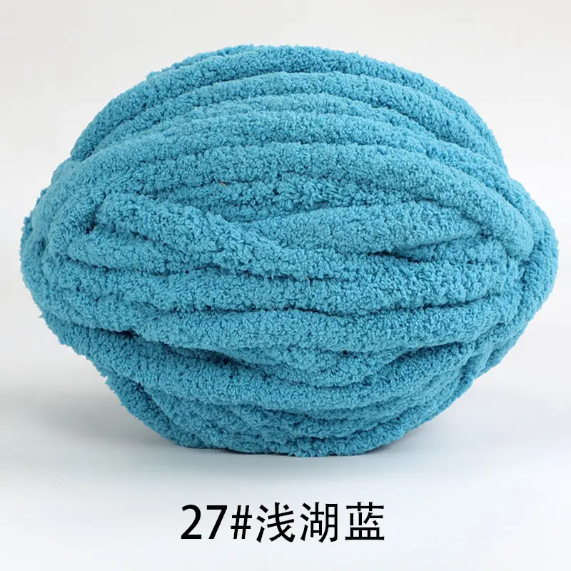 Cat Tail Thick Ice Stick Sausage Yarn Thick Wool Wrapped Around a Large Tree Hand-Knitted Crochet Bag Cushion Soft Finger-Knitted Blanket Yarn