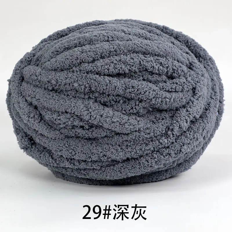 Cat Tail Thick Ice Stick Sausage Yarn Thick Wool Wrapped Around a Large Tree Hand-Knitted Crochet Bag Cushion Soft Finger-Knitted Blanket Yarn
