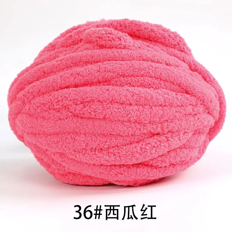 Cat Tail Thick Ice Stick Sausage Yarn Thick Wool Wrapped Around a Large Tree Hand-Knitted Crochet Bag Cushion Soft Finger-Knitted Blanket Yarn
