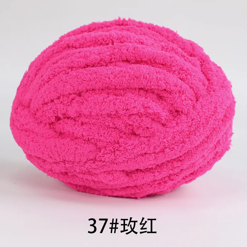 Cat Tail Thick Ice Stick Sausage Yarn Thick Wool Wrapped Around a Large Tree Hand-Knitted Crochet Bag Cushion Soft Finger-Knitted Blanket Yarn