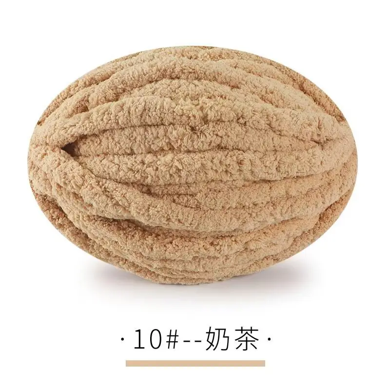 Cat Tail Thick Ice Stick Sausage Yarn Thick Wool Wrapped Around a Large Tree Hand-Knitted Crochet Bag Cushion Soft Finger-Knitted Blanket Yarn