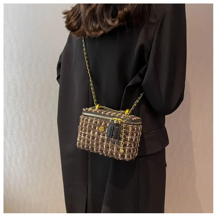 Pink Chiffon Chain Crossbody Bags for Women 2025 — feature 17