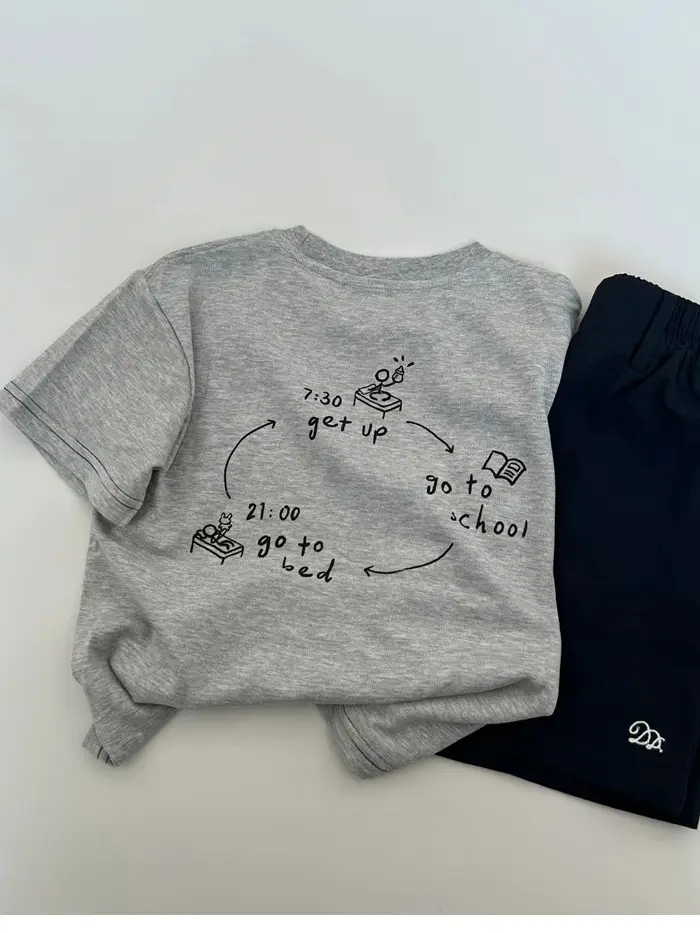 Kids Summer Suit Gray T-Shirt Embroidered Shorts Yellow Sneakers — feature 4