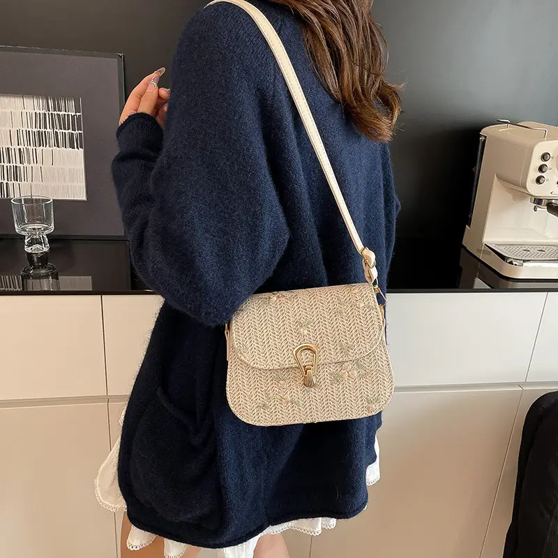 Women's Autumn Woven Shoulder Bag with Lace Flower Design - Image 4