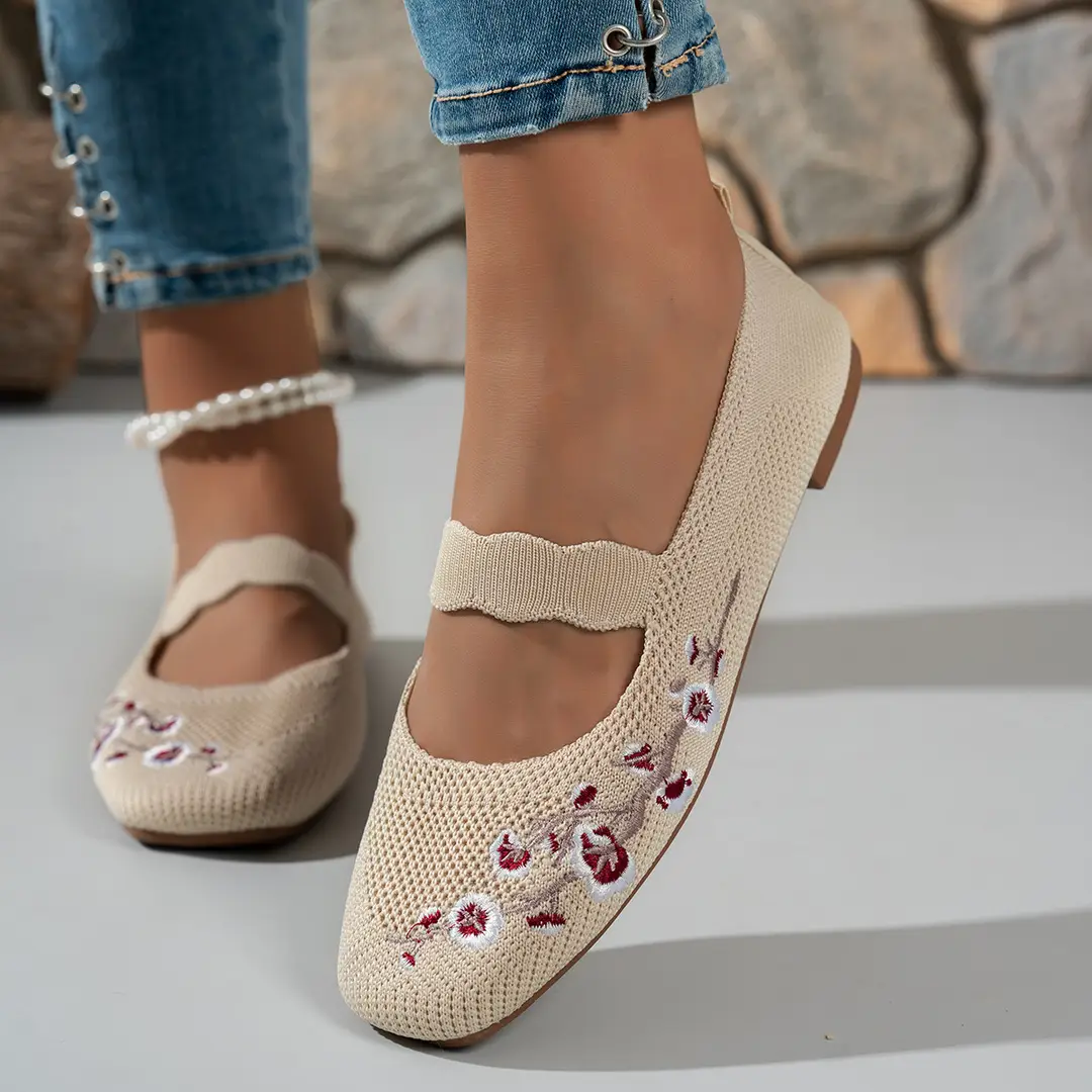 2025 Summer New European and American Export Large Size Round Toe Fly Woven Embroidered Fashion Lazy Slip-On Casual Shoes for Women — feature 8