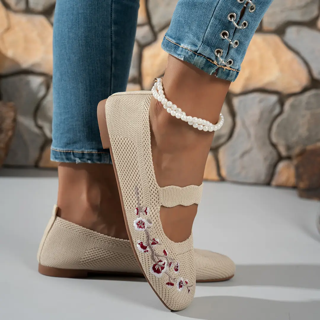 2025 Summer New European and American Export Large Size Round Toe Fly Woven Embroidered Fashion Lazy Slip-On Casual Shoes for Women — feature 9