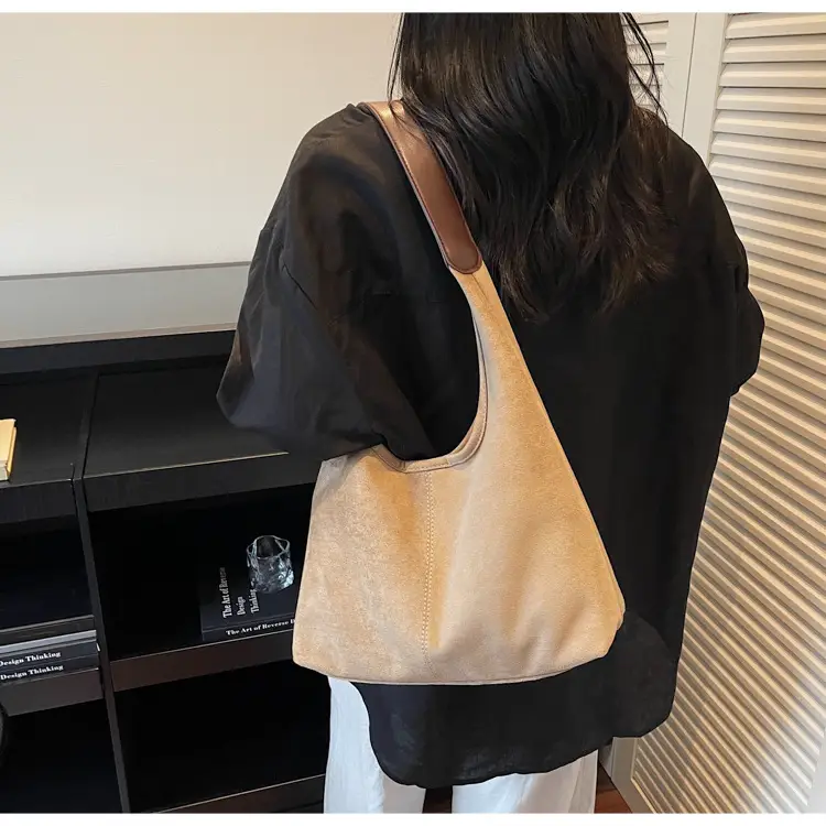 Black Crossbody Bag for Women 2026 Autumn Winter — feature 17