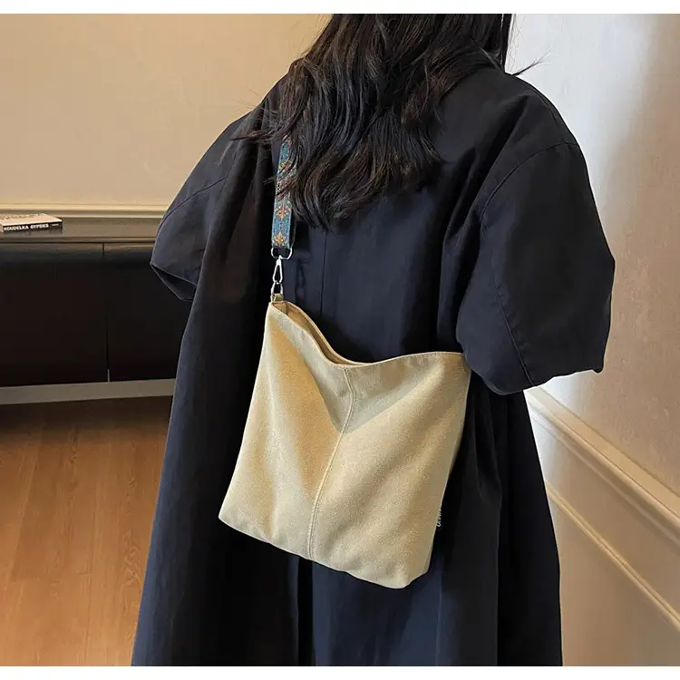 Women's Retro Patterned Shoulder Bag 2025 Autumn — feature 21