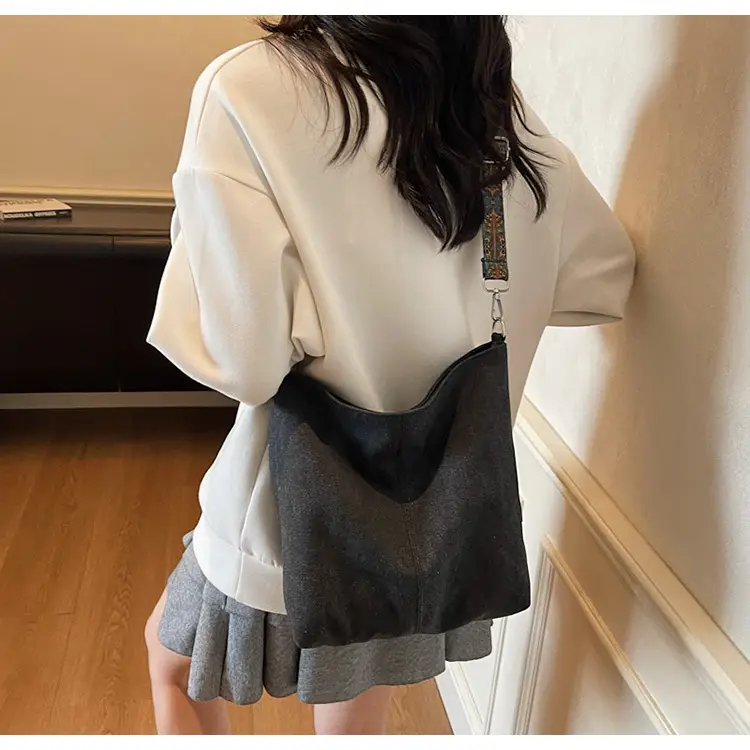 Women's Retro Patterned Shoulder Bag 2025 Autumn — feature 23