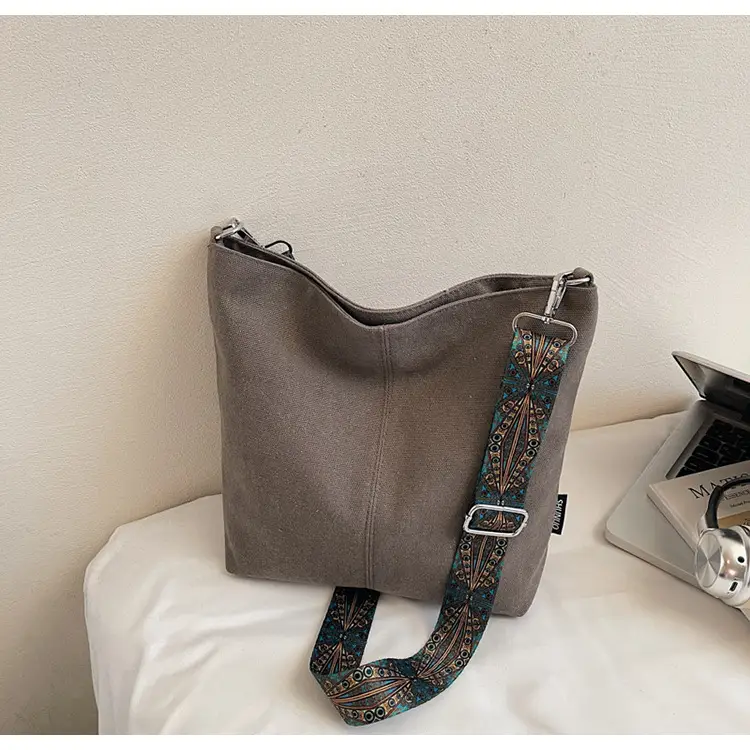 Women's Retro Patterned Shoulder Bag 2025 Autumn — feature 29