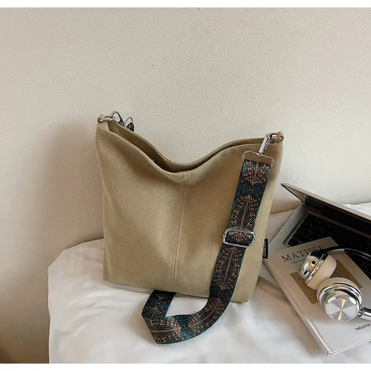 Women's Retro Patterned Shoulder Bag 2025 Autumn — feature 31