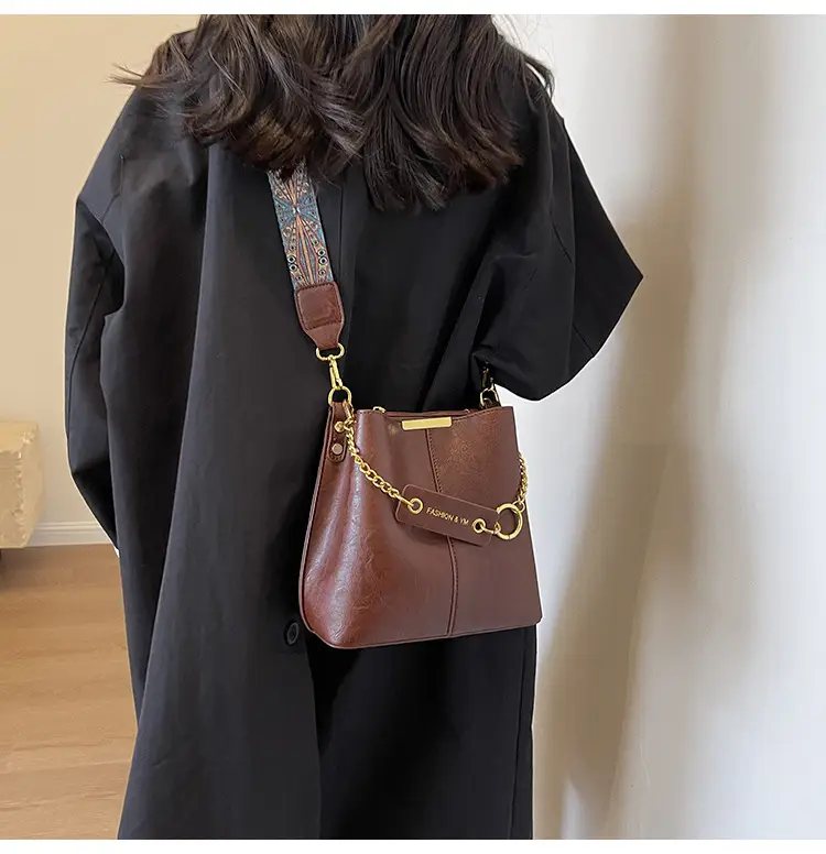 Brown Leather Crossbody Bag for Women 2025 — feature 18