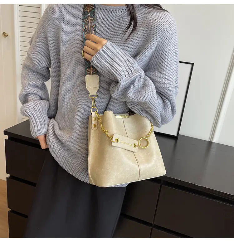 Brown Leather Crossbody Bag for Women 2025 — feature 32
