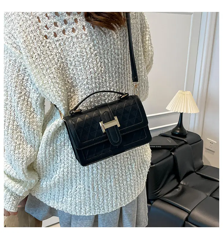 Women's Black White Contrast Textured Shoulder Bag 2025 — feature 16