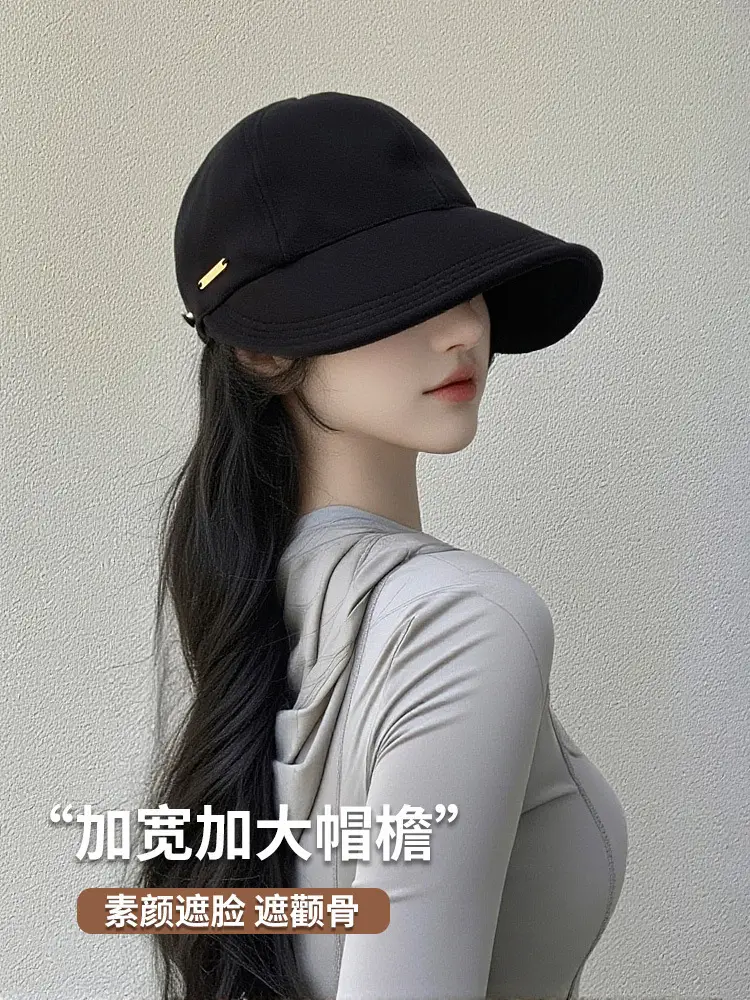 Women Black Peaked Cap with Ponytail 2025 Trend — feature 3