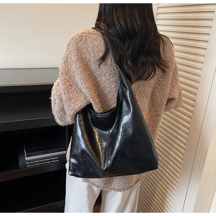 Autumn Retro Brown Leather Shoulder Tote Bag Large Capacity — feature 17
