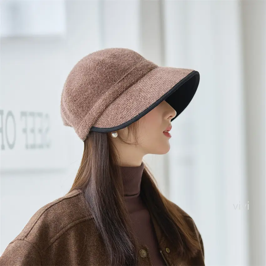 Japanese Style Duckbill Cap for Women Winter Wear — feature 2