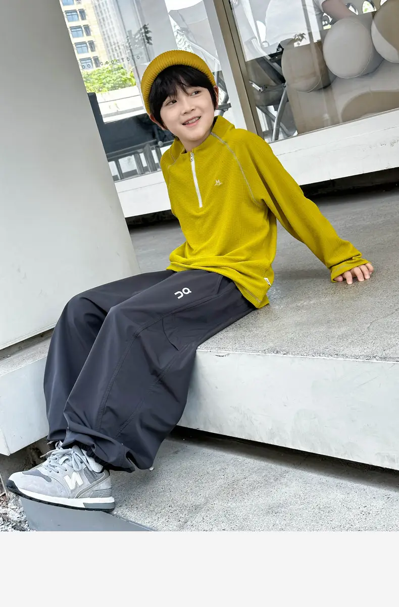 Panda Yuan Yuan 2025 Boys Grey Zip T-Shirt — feature 25