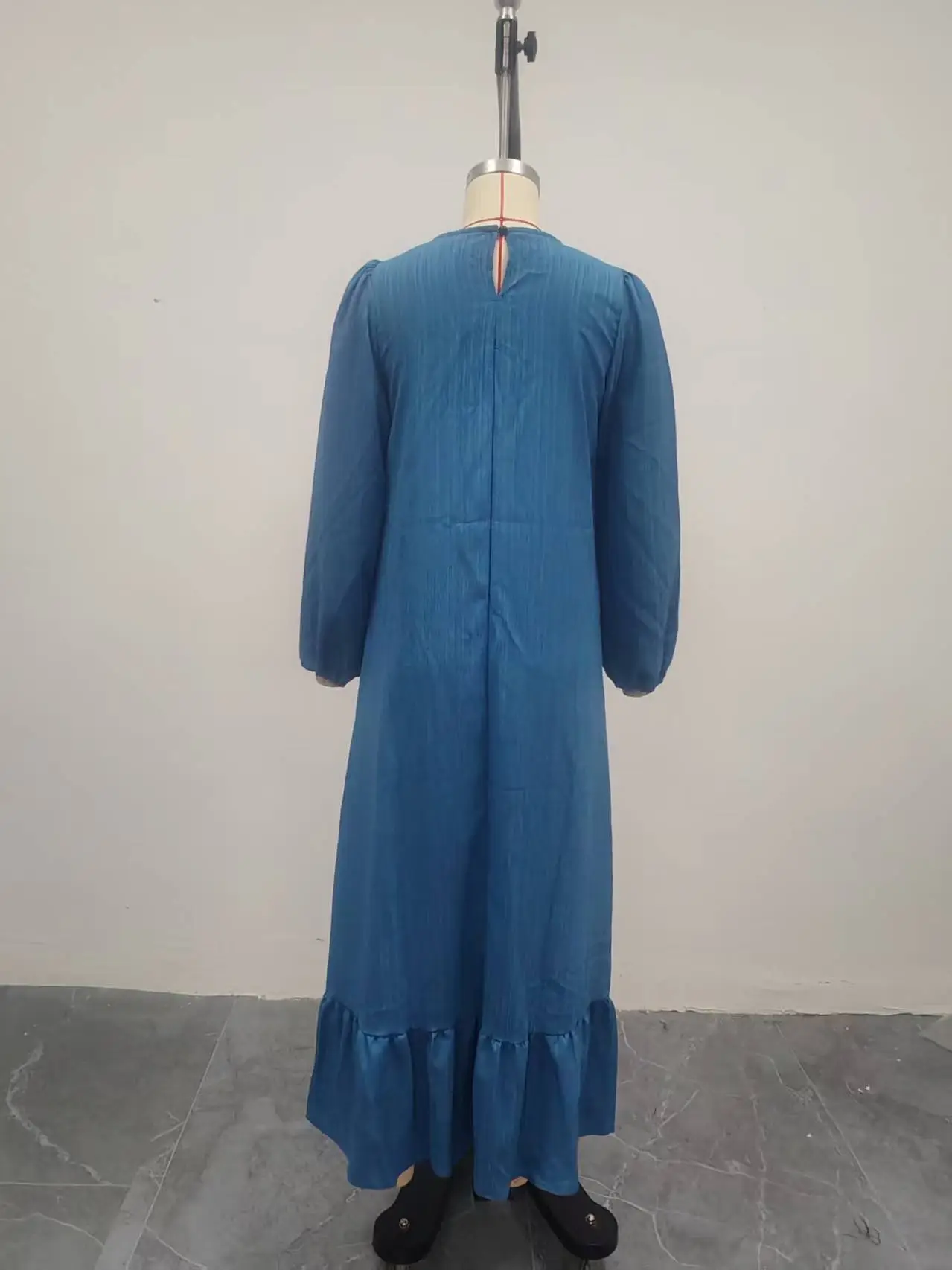Muslim Women's White Long Robe with Ruffled Hem — feature 32