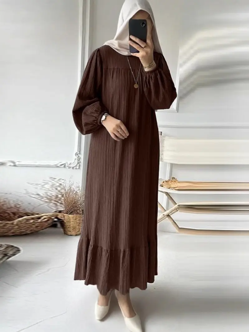 Muslim Women's White Long Robe with Ruffled Hem - Image 4