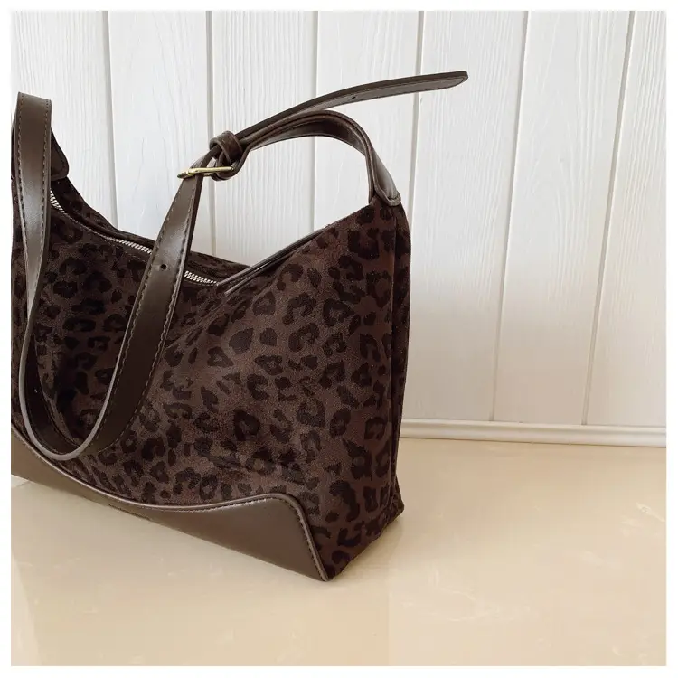 Women's Suede Crossbody Bag Brown High-End Commuter — feature 14