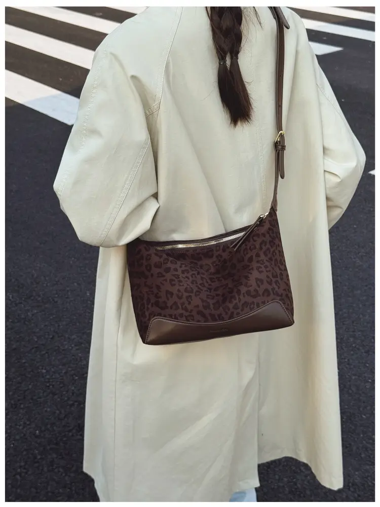 Women's Suede Crossbody Bag Brown High-End Commuter — feature 7