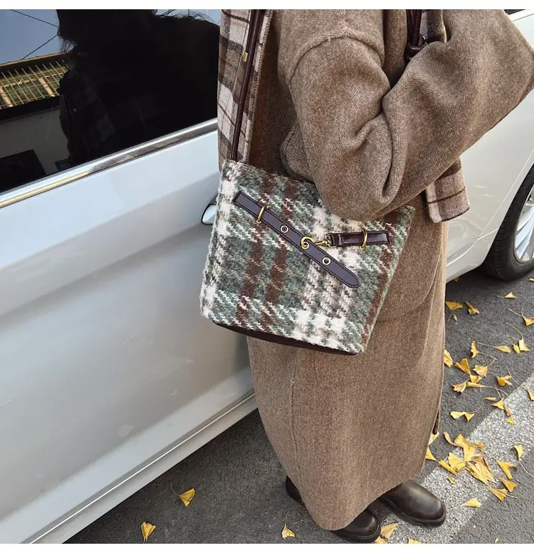 2025 Woolen Plaid Shoulder Bag for Women — feature 13